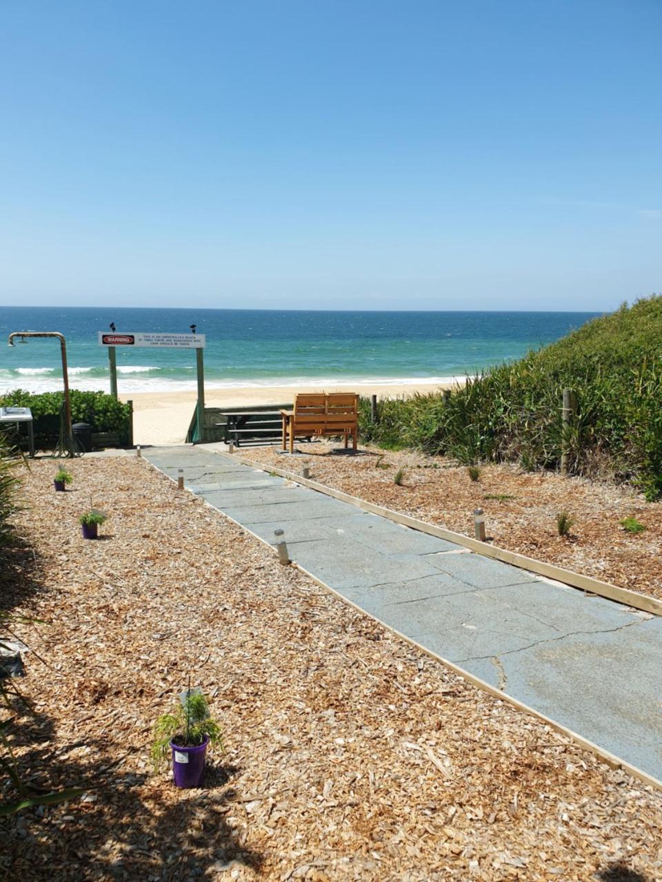 Seashells Beachfront Resort 3*