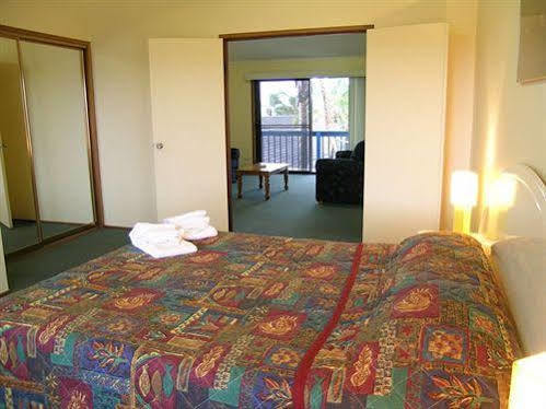 Resort Seashells Beachfront 3*
